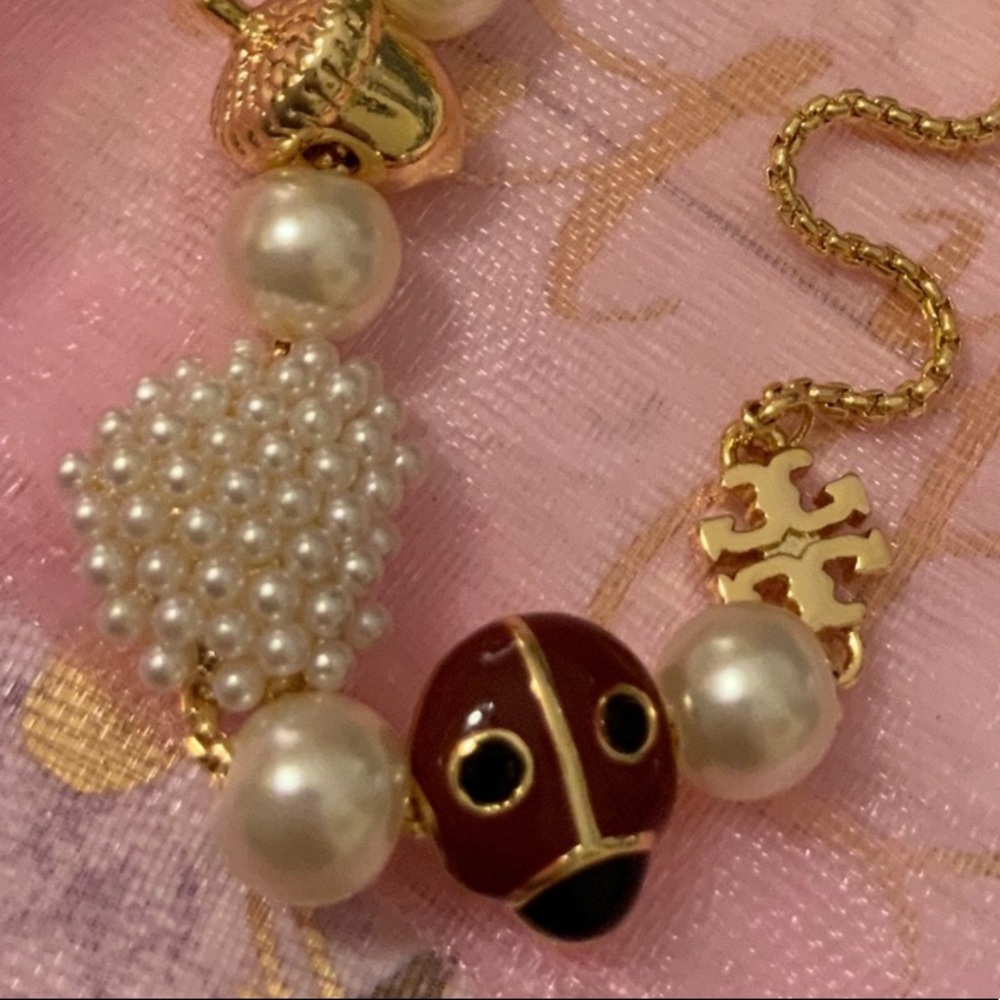 Tory Burch 🌸SALE🌸gorgeous pull Charm with mix media Bracelet FIRM